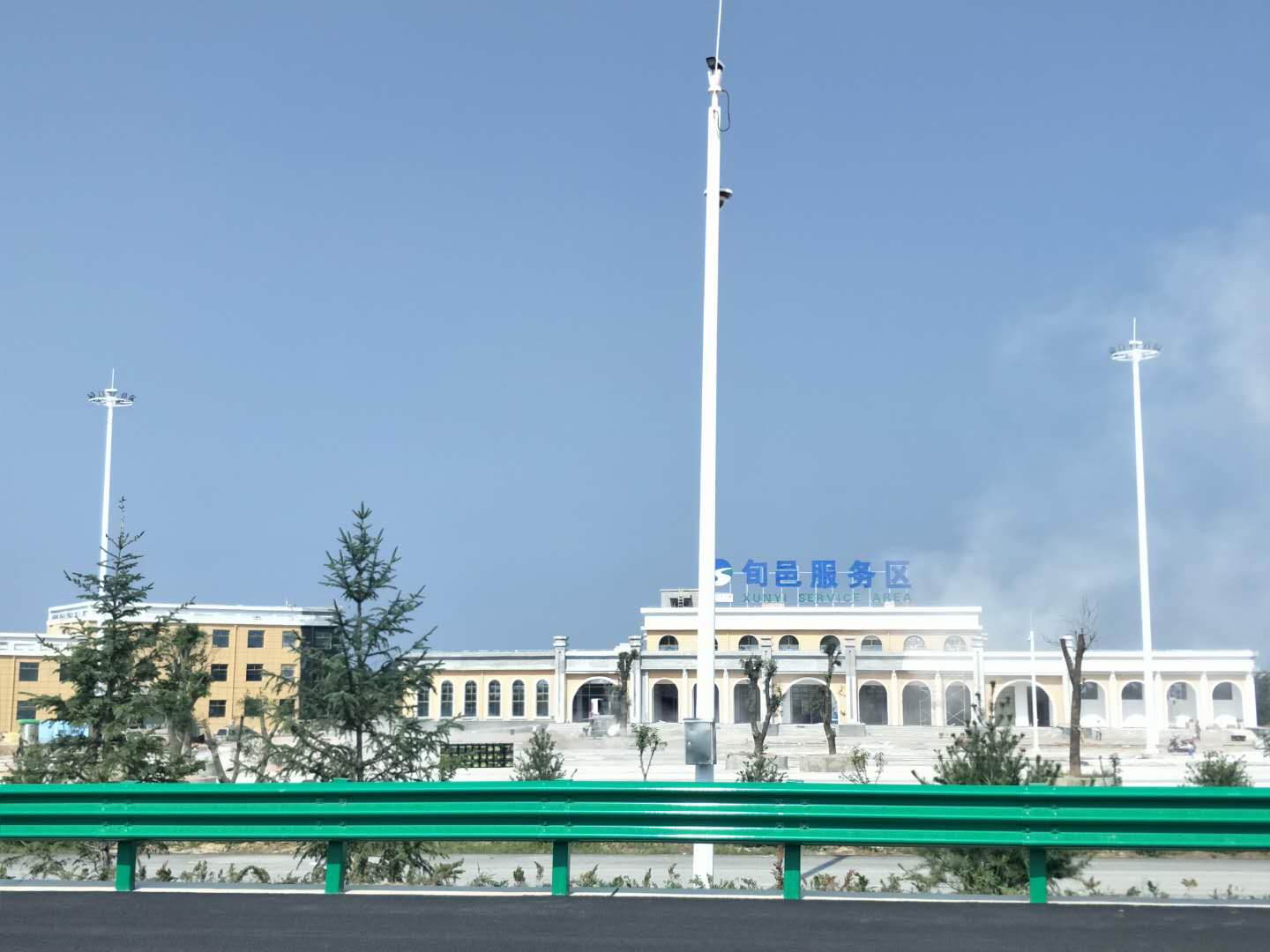 旬邑服務(wù)區(qū)30高桿燈項(xiàng)目